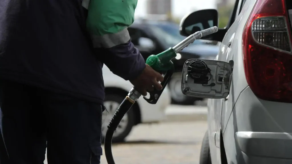 قیمت بنزین سوپر وارداتی