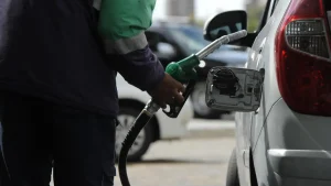 قیمت بنزین سوپر وارداتی