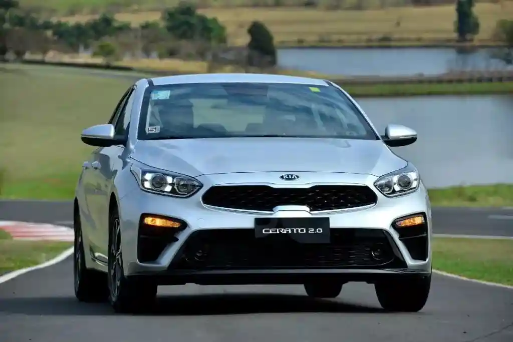 محدودیت واردات خودرو به مناطق آزاد ایران